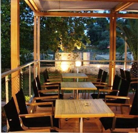 Astoria Hotel Troulos Ngoại thất bức ảnh