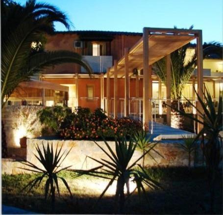 Astoria Hotel Troulos Ngoại thất bức ảnh