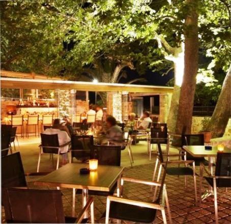 Astoria Hotel Troulos Ngoại thất bức ảnh