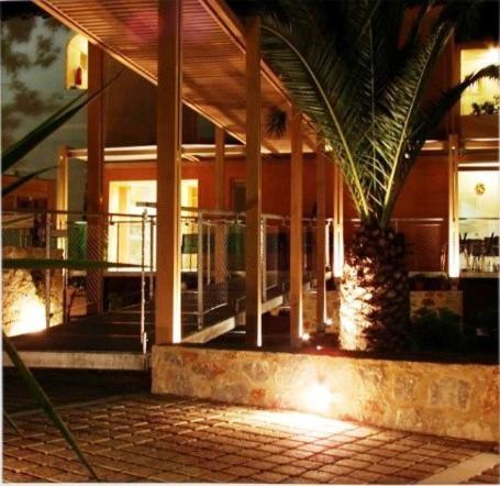 Astoria Hotel Troulos Ngoại thất bức ảnh