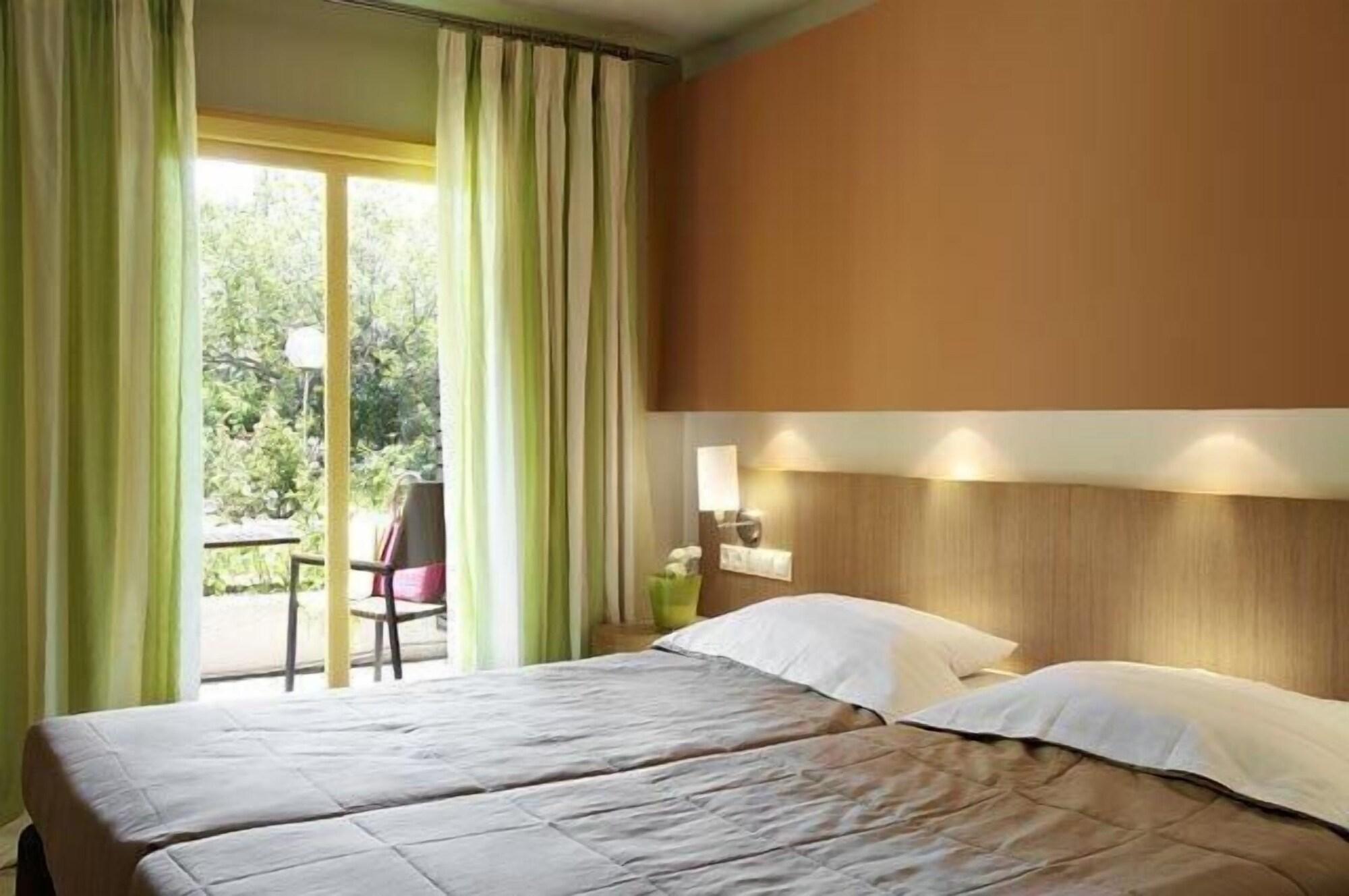Astoria Hotel Troulos Ngoại thất bức ảnh
