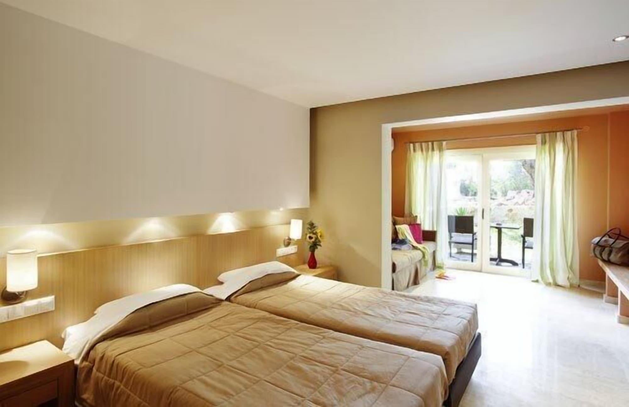 Astoria Hotel Troulos Ngoại thất bức ảnh