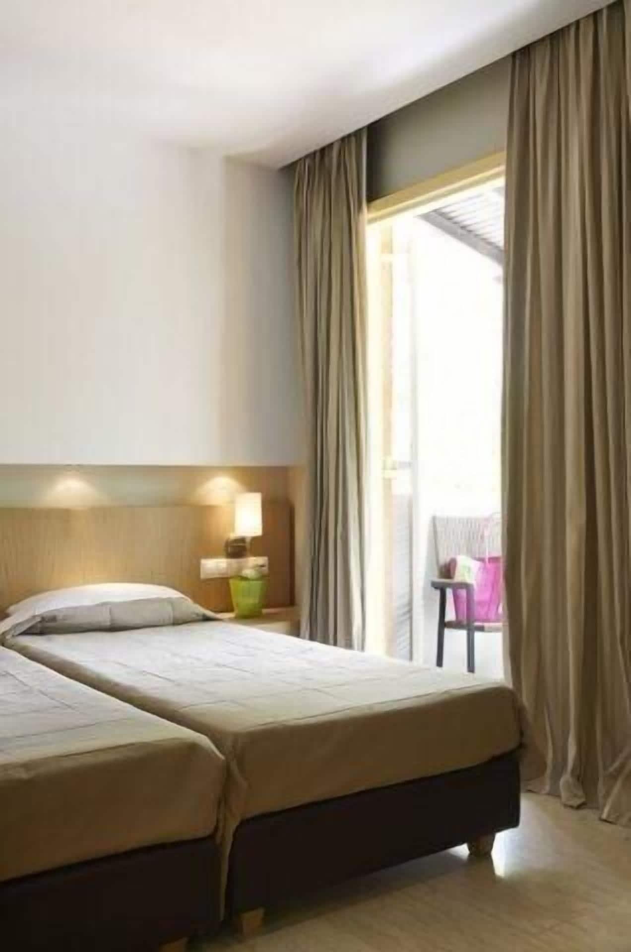 Astoria Hotel Troulos Ngoại thất bức ảnh
